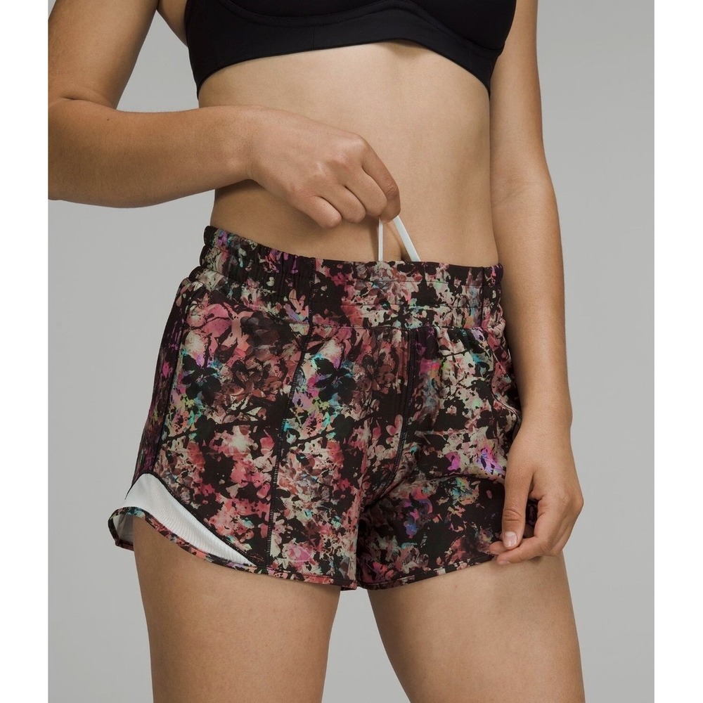 Lululemon Tracker Short V 4 Floral Multi Running Shorts Size 6 LW7AUIT